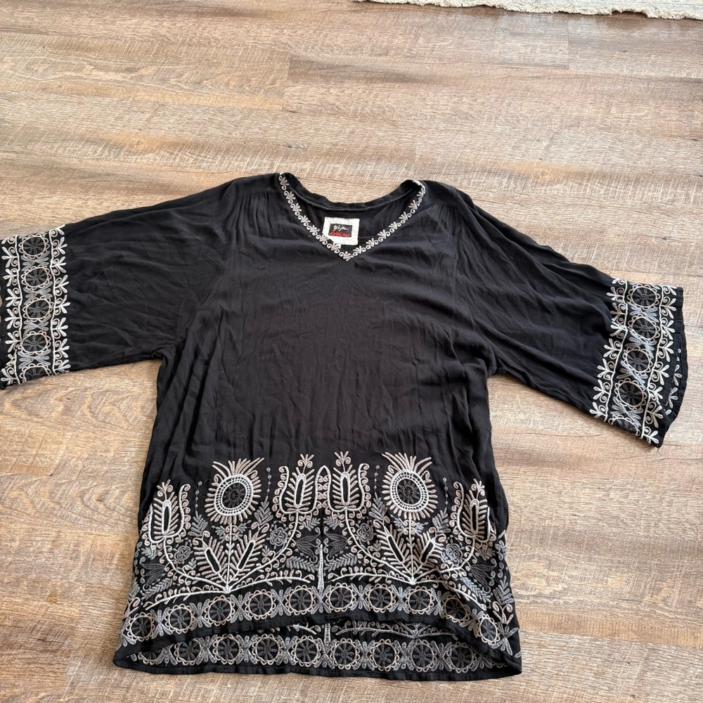 JohnnyWas Embroidered Black V-Neck Tunic Top